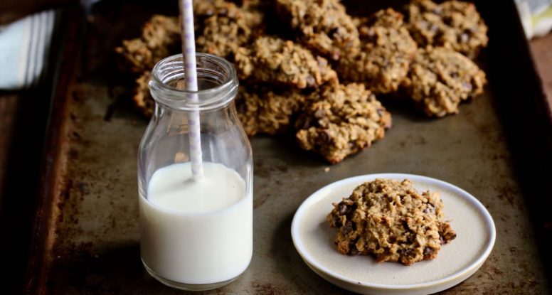 Banana Oat Breakfast Cookies - Find yourself running out the door with breakfast? Not anymore with these super easy, delicious and nourishing Banana Oat Breakfast cookies! @cookinRD | sarahaasrdn.com