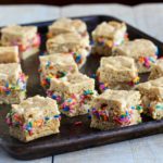 Just the right bite! Enjoy these festive White Chocolate Chip Blondie Sandwich Bites as a fun-sized treat. @cookinRD | sarahaasrdn.com