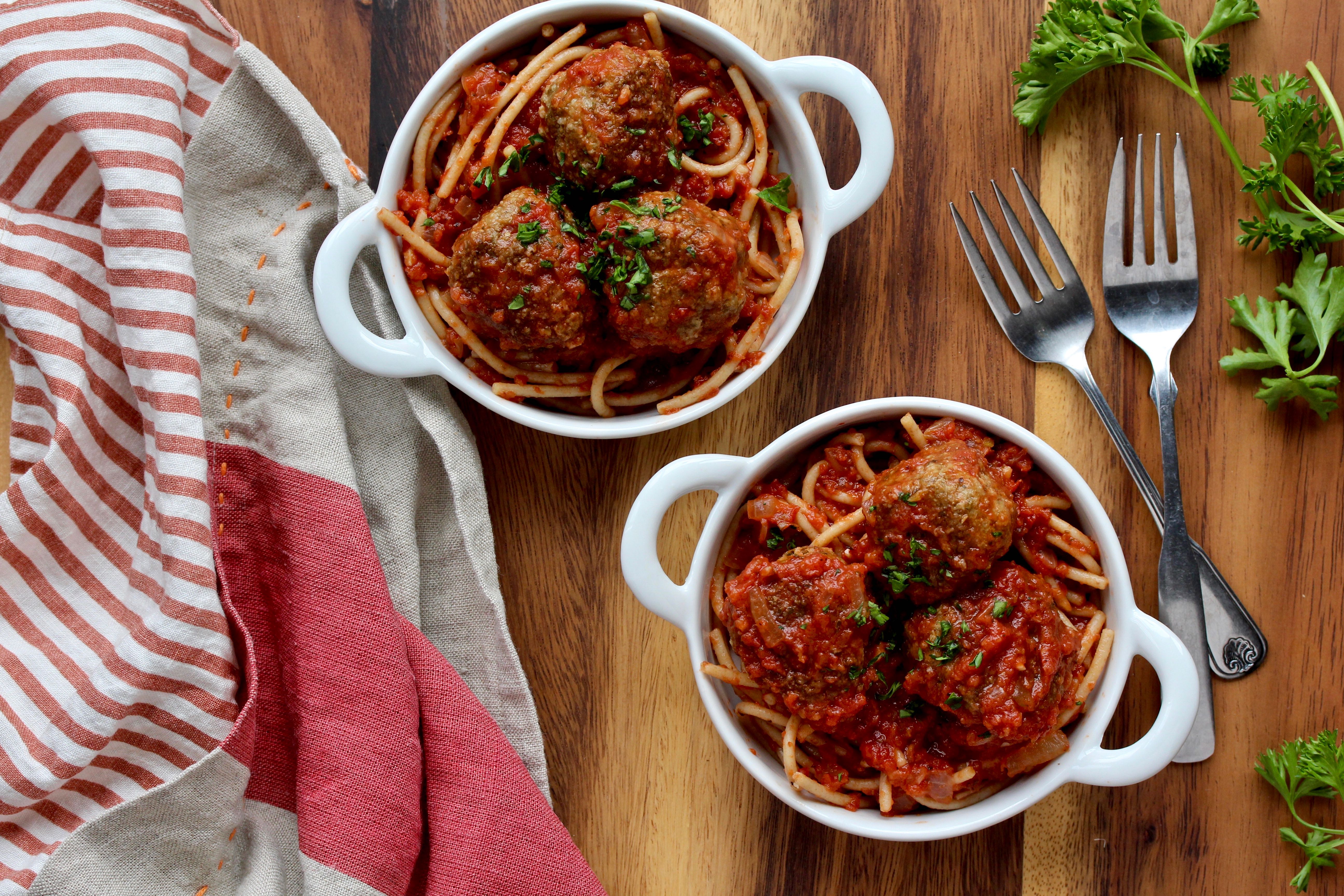 Baked Spinach Turkey Meatballs | sarahaasrdn.com