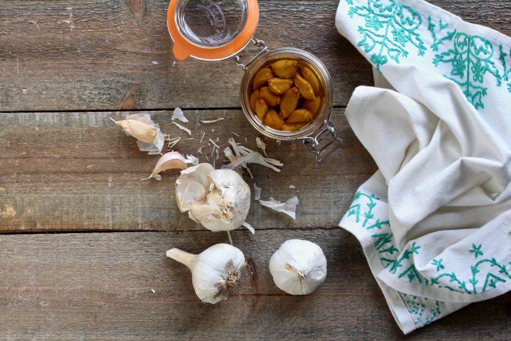 Think confit is something you can only get at restaurants? No way! Learn how to make this super easy, addictive Garlic Confit! @cookinRD | sarahaasrdn.com