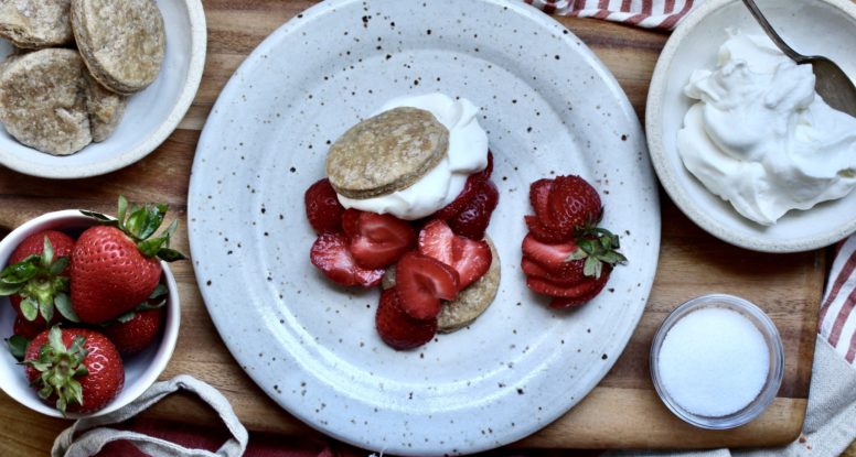Easy Mini Strawberry Pies | @cookinRD