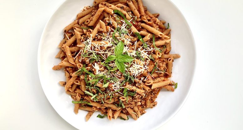 Penne Pasta with Tomato Vodka Sauce | sarahaasrdn.com