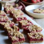 Berry Crumble Bars | sarahaasrdn.com