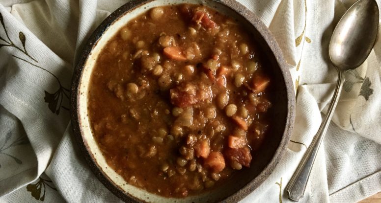 Veggie Lentil Soup | sarahaasrdn.com