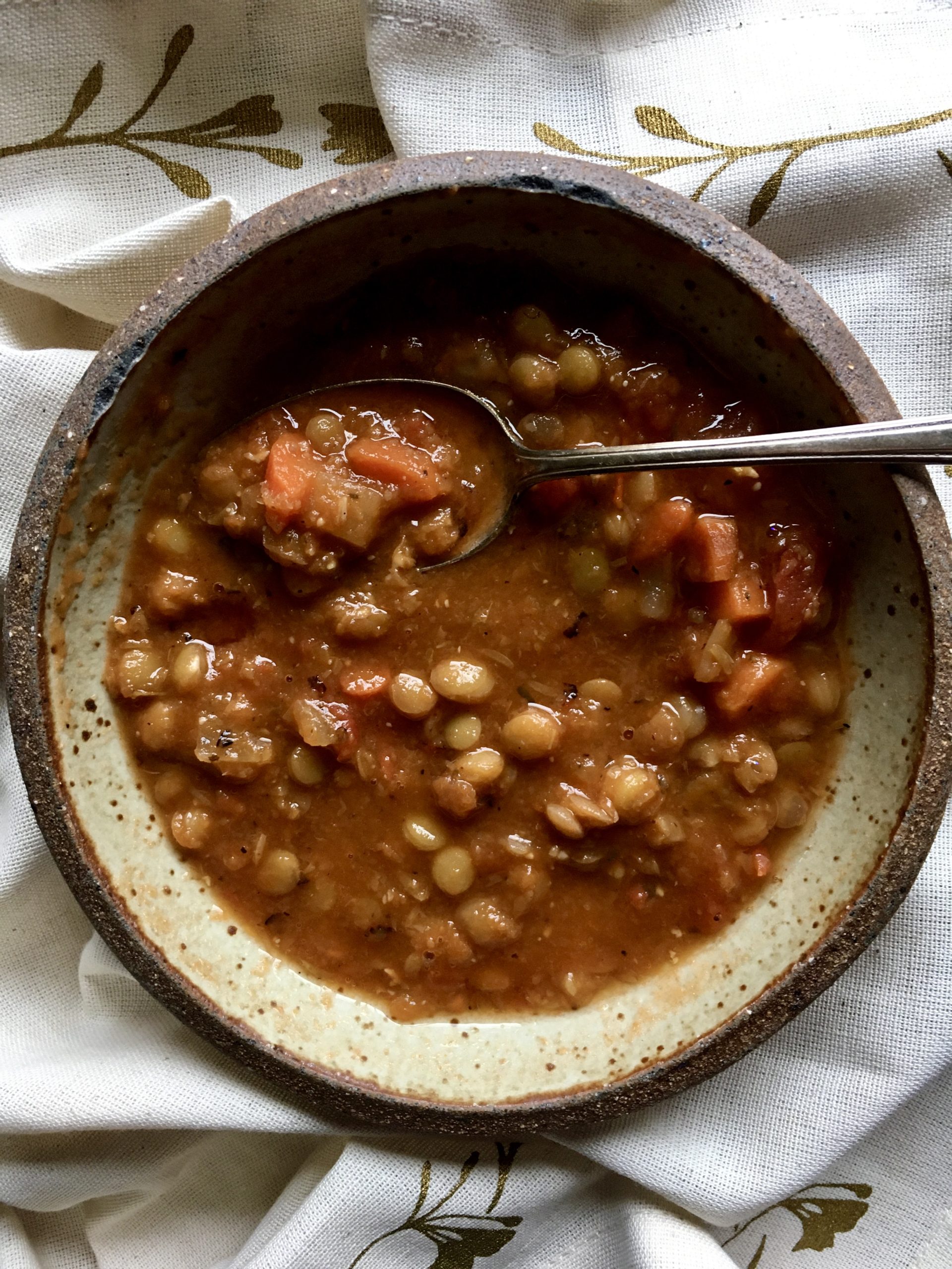 Veggie Lentil Soup | sarahaasrdn.com