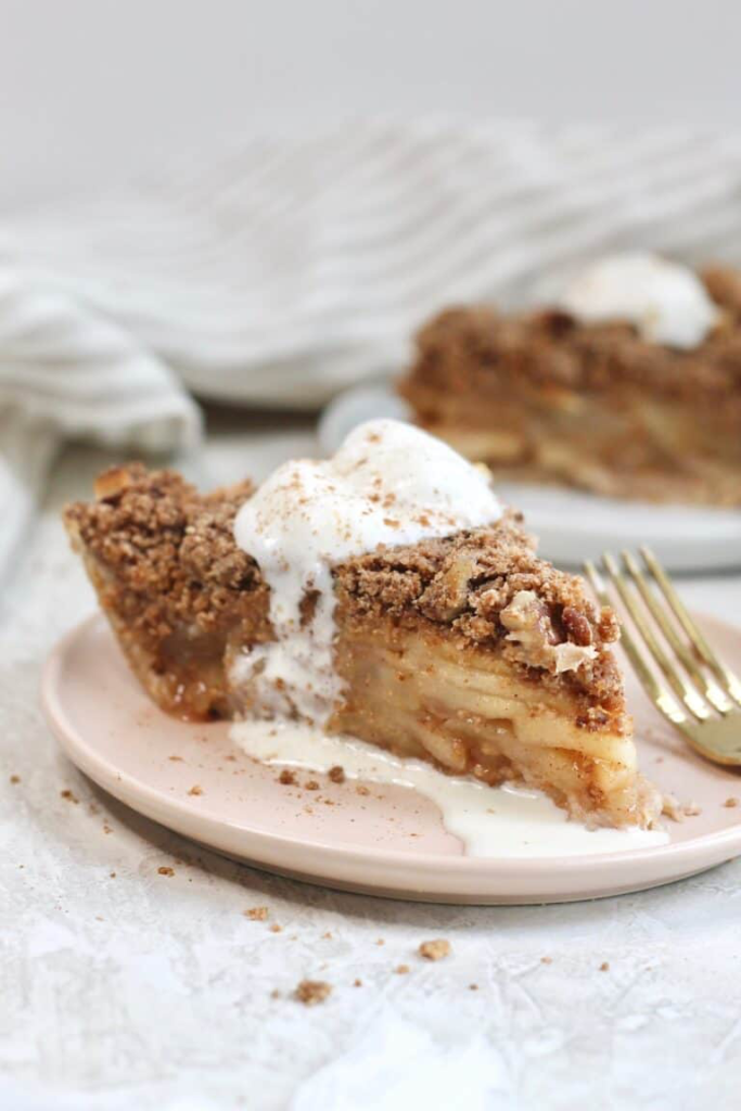 Vegan Apple Crumb Pie 