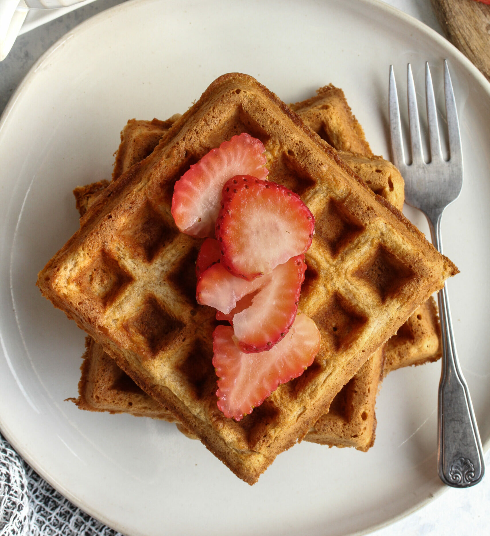 Buttermilk Whole Wheat Waffles | sarahaasrdn.com