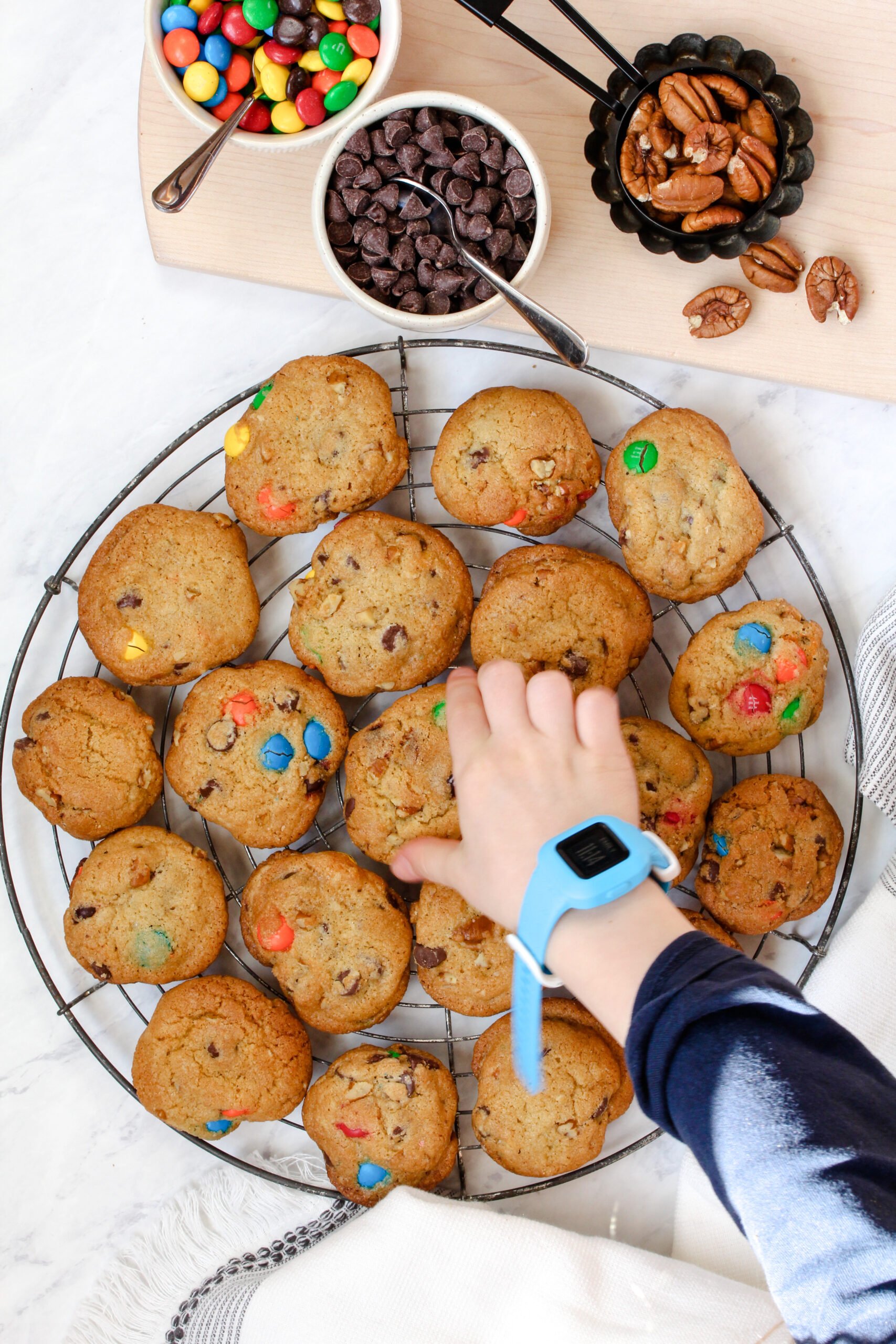 Pecan Chocolate Chip Cookies | sarahaasrdn.com