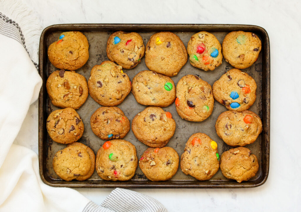 Pecan Chocolate Chip Cookies | sarahaasrdn.com