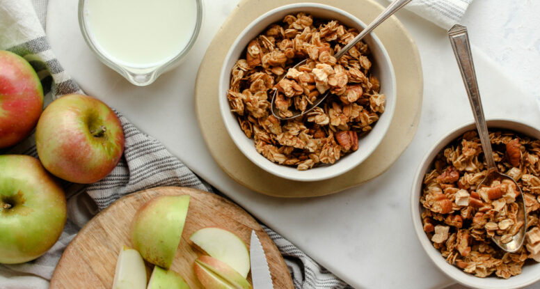 Apple Crumble Granola | sarahaasrdn.com