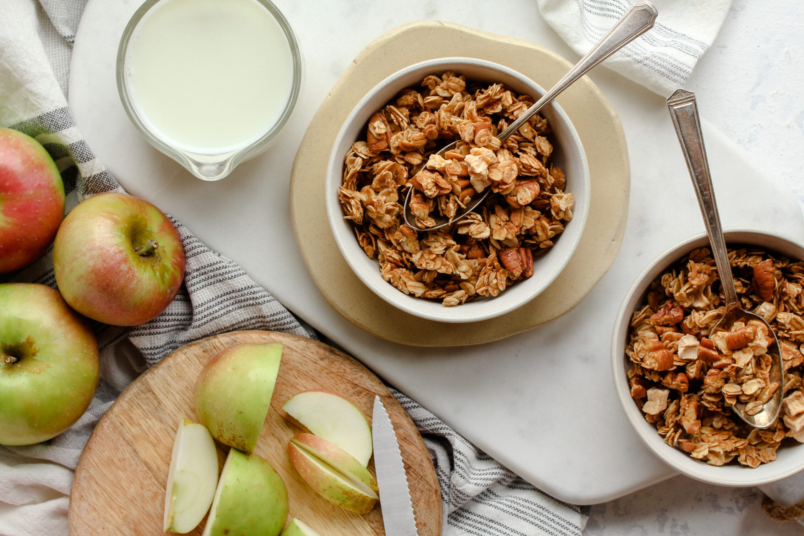 Apple Crumble Granola | sarahaasrdn.com