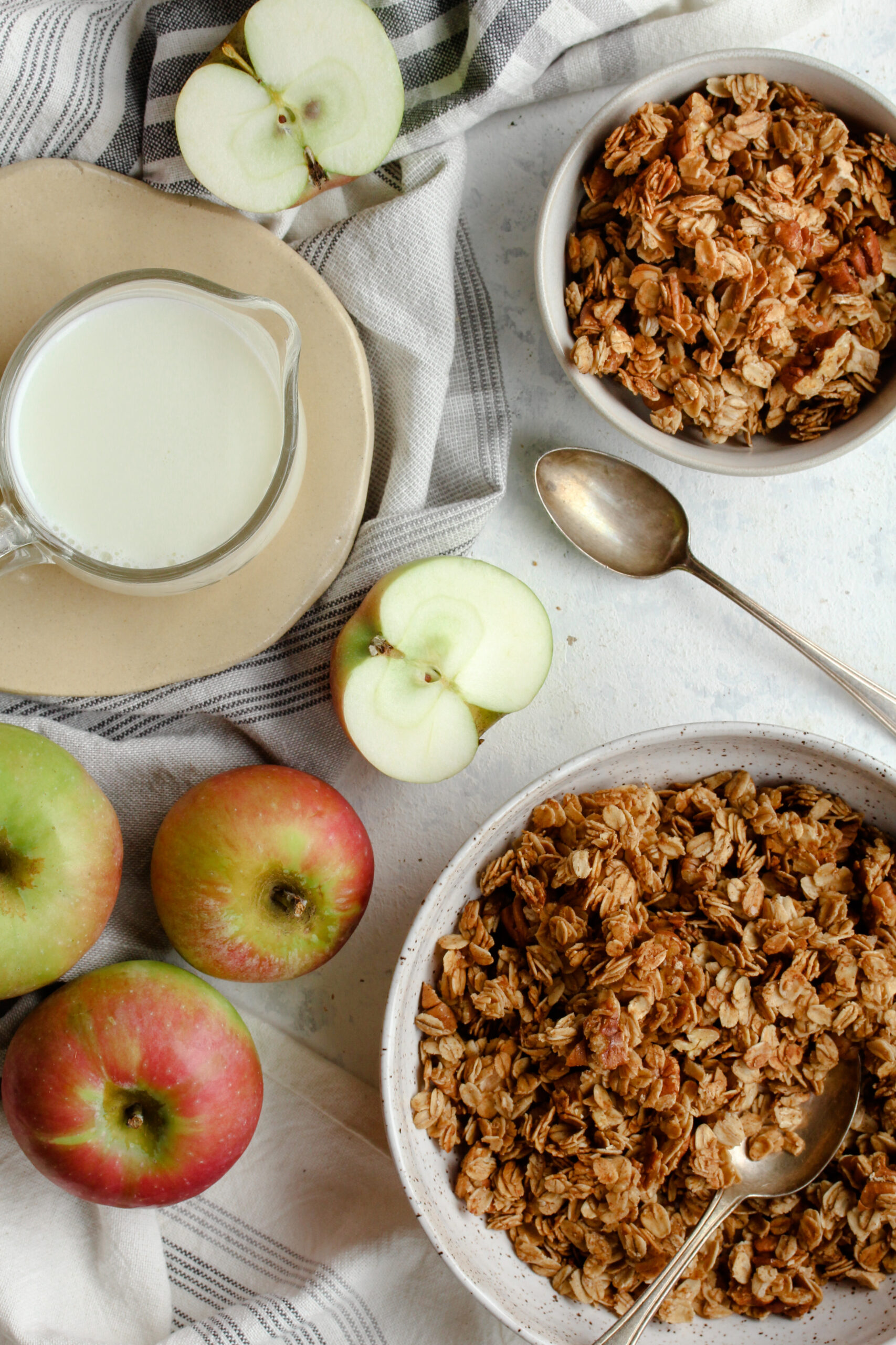 Apple Crumble Granola | sarahaasrdn.com