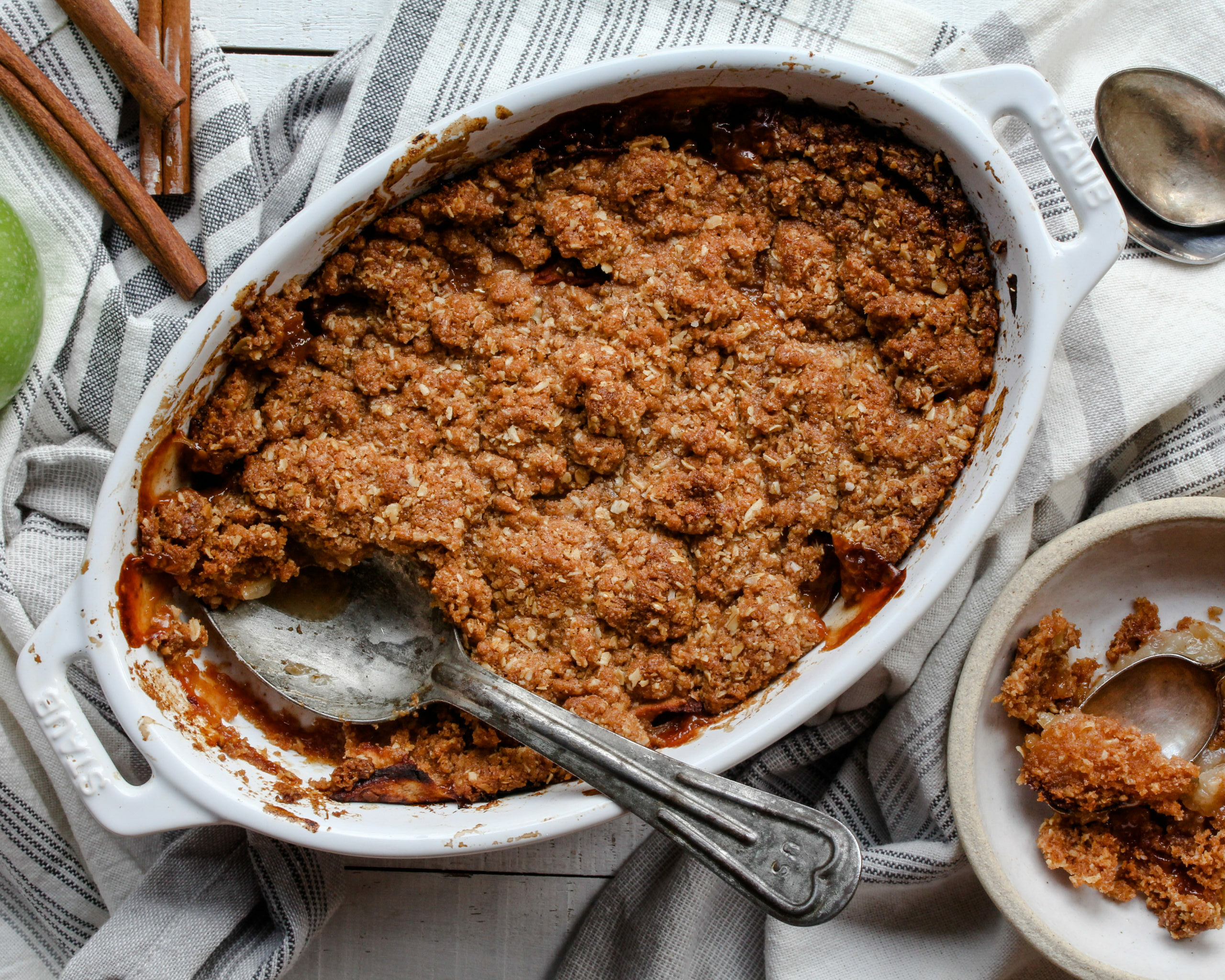 Spiced Apple Crumble | sarahaasrdn.com