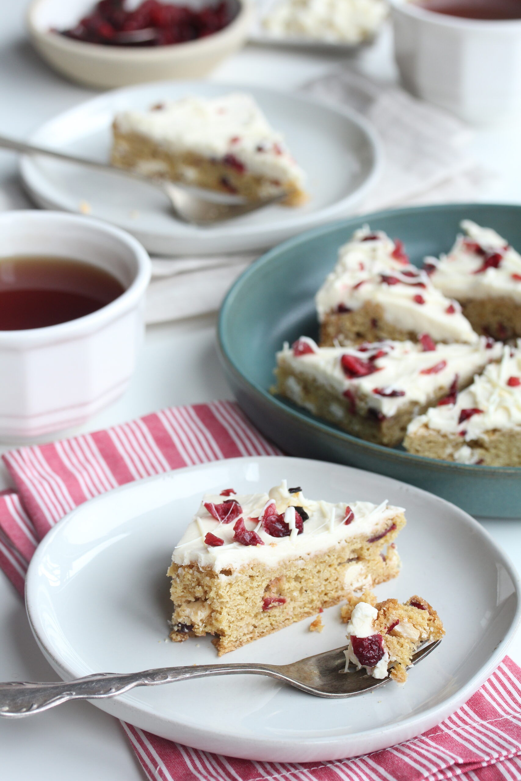 Copycat Cranberry Bliss Bars | sarahaasrdn.com